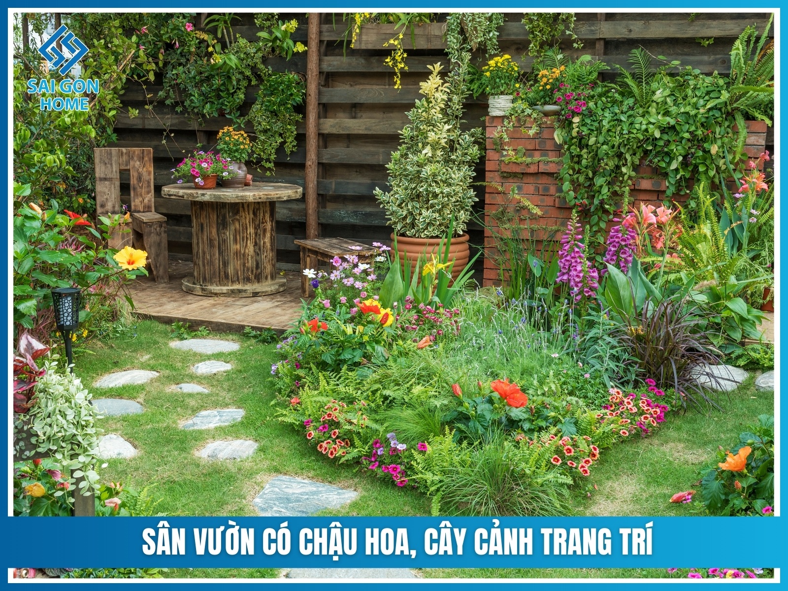 Ý tưởng thiết kế sân vườn nhỏ trước nhà cấp 4 ĐẸP MẮT 31 Chau hoa cay canh trang tri
